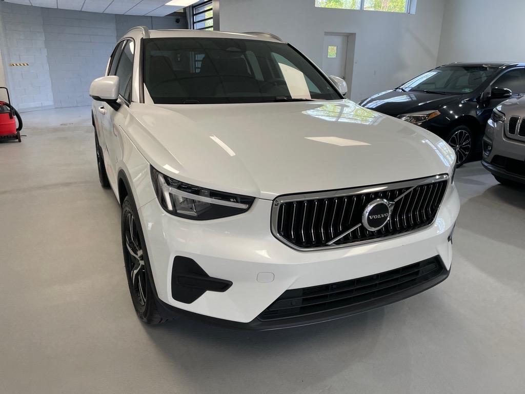 Thumbnail image of 2025 Volvo XC40 at Kundert Volvo