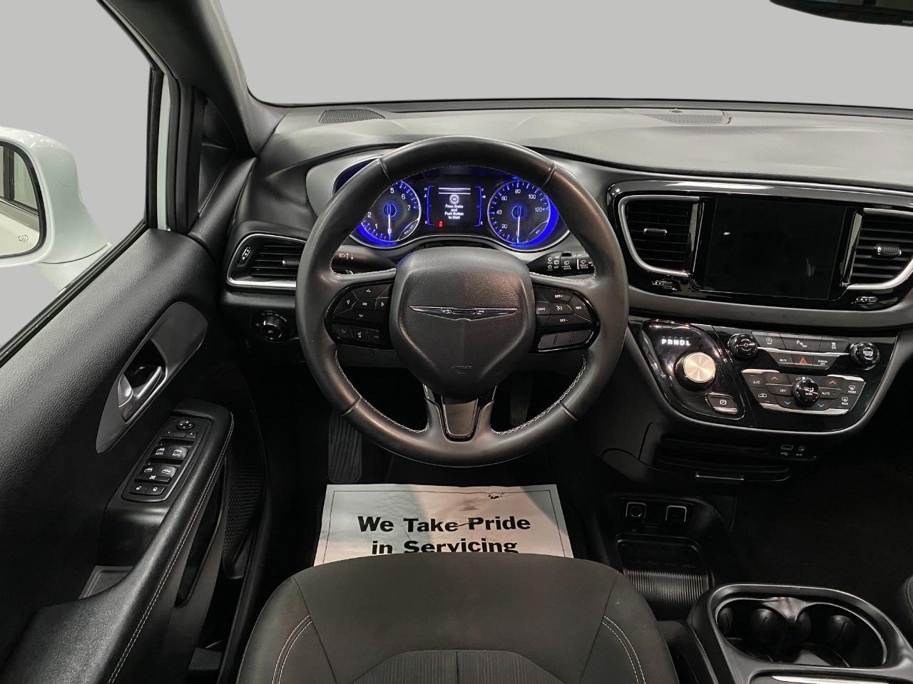 Thumbnail image of 2018 Chrysler Pacifica at Bergstrom Imports on Victory Lane