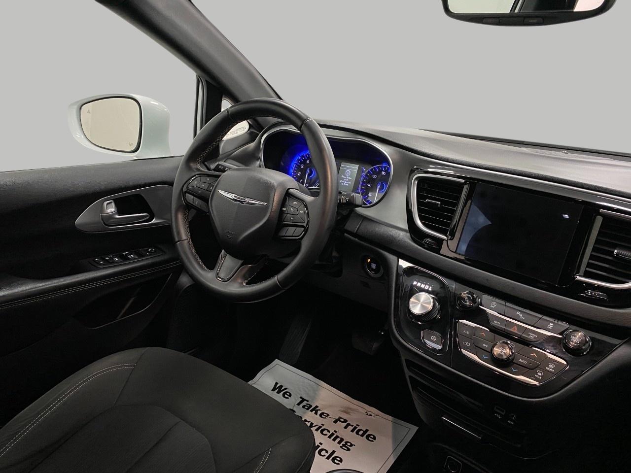 Thumbnail image of 2018 Chrysler Pacifica at Bergstrom Imports on Victory Lane