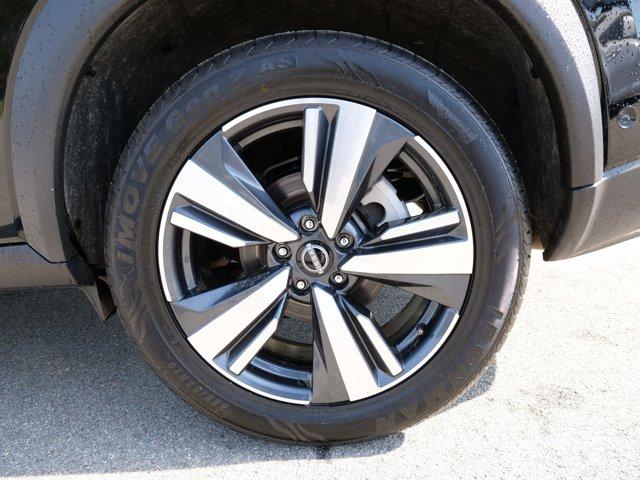 Thumbnail image of 2023 Nissan Rogue at DeaconJonesClearanceCenter of Princeton, NC