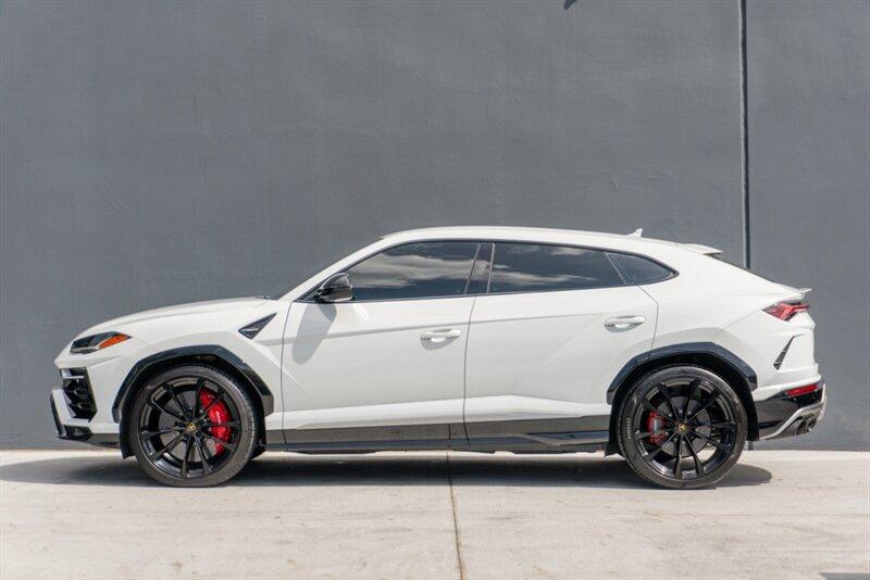 Thumbnail image of 2021 Lamborghini Urus at Exotic Car Factory