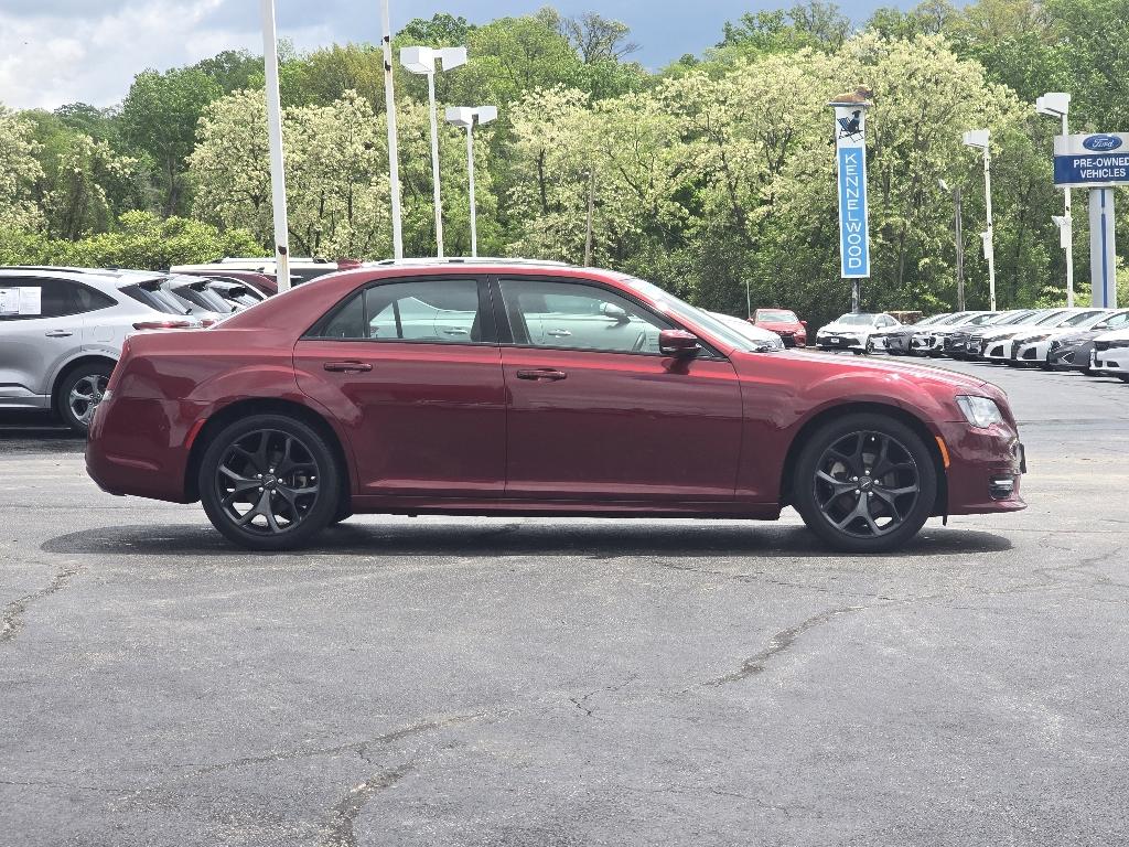 Thumbnail image of 2022 Chrysler 300 at Suntrup Ford Westport