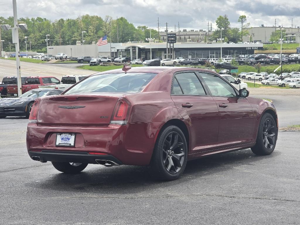 Thumbnail image of 2022 Chrysler 300 at Suntrup Ford Westport