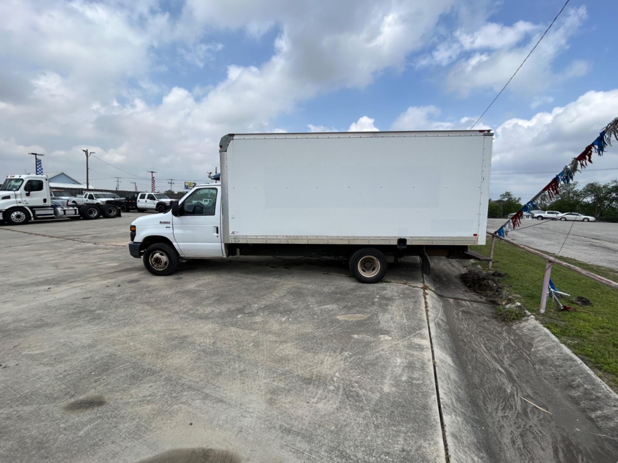 Thumbnail image of 2015 Ford E-Series at Randy Adams, Inc.