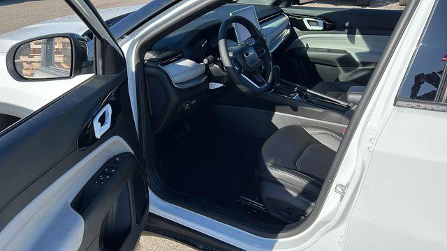 Thumbnail image of 2025 Jeep Compass at Jim Riehl's Friendly Chrysler Dodge Jeep Ram of Lapeer