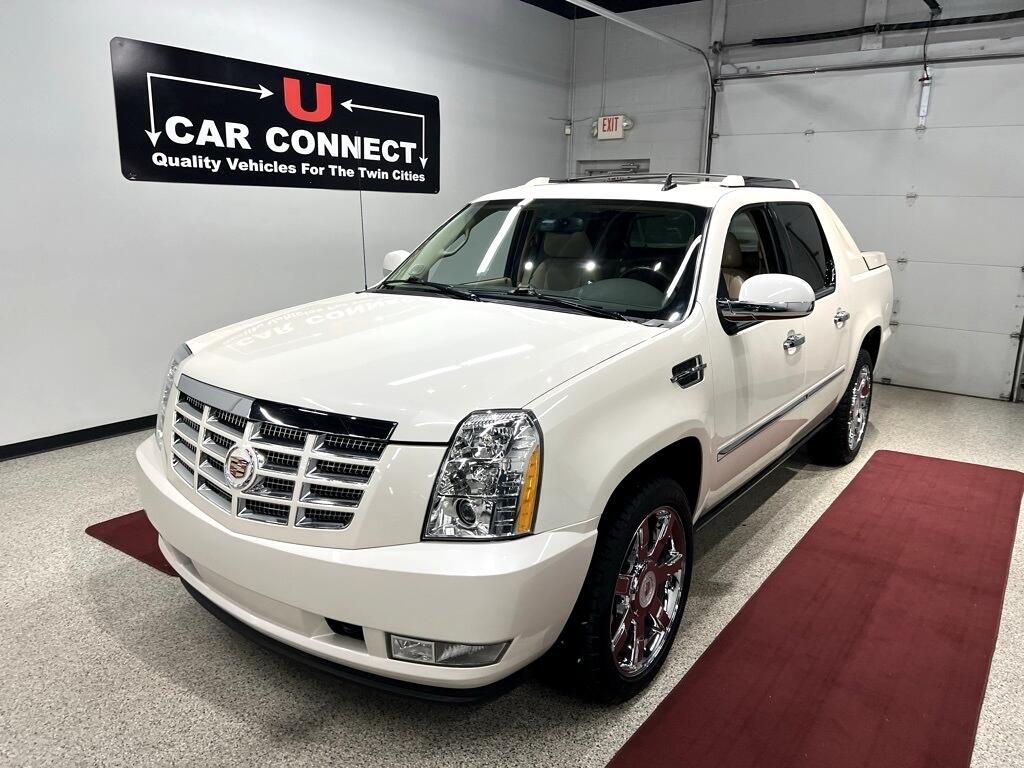 Thumbnail image of 2013 Cadillac Escalade EXT at U Car Connect