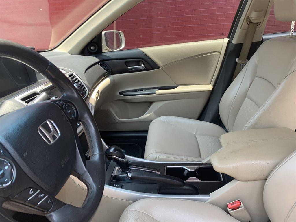 Thumbnail image of 2013 Honda Accord at Charlie Davis Motorz LLC