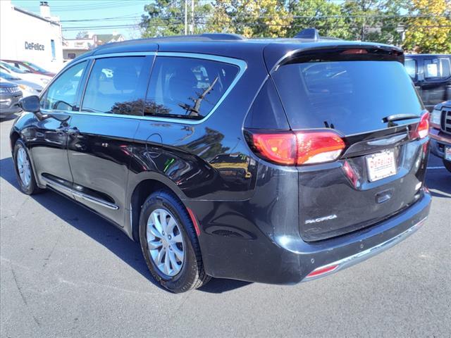 Thumbnail image of 2017 Chrysler Pacifica at Defelice Auto Sales & Repair