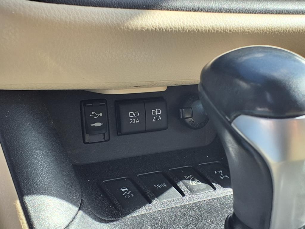 Thumbnail image of 2017 Toyota Highlander at Lou Fusz Toyota