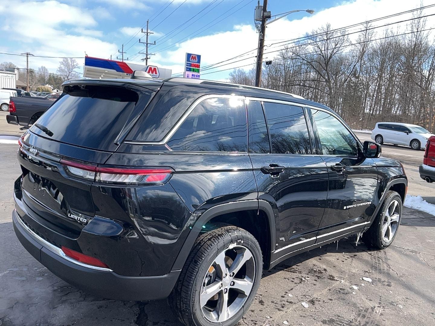 Thumbnail image of 2025 Jeep Grand Cherokee at Batesville Chrysler Dodge Jeep Inc