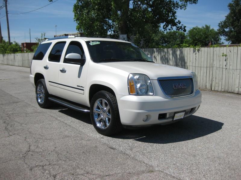 Thumbnail image of 2010 GMC Yukon at SUNLIGHT AUTO LLC