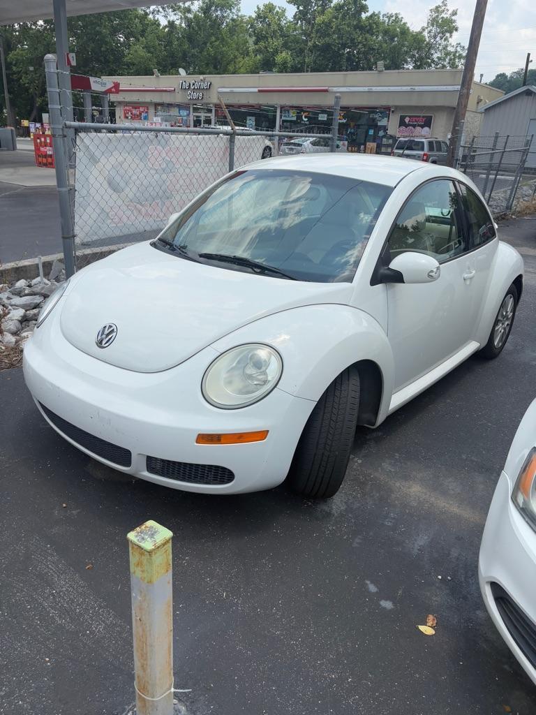 Thumbnail image of 2009 Volkswagen New Beetle at CHATTANOOGA CARS 4 U