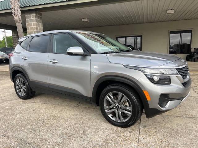 Thumbnail image of 2022 Kia Seltos at Rabeaux's Auto Sales