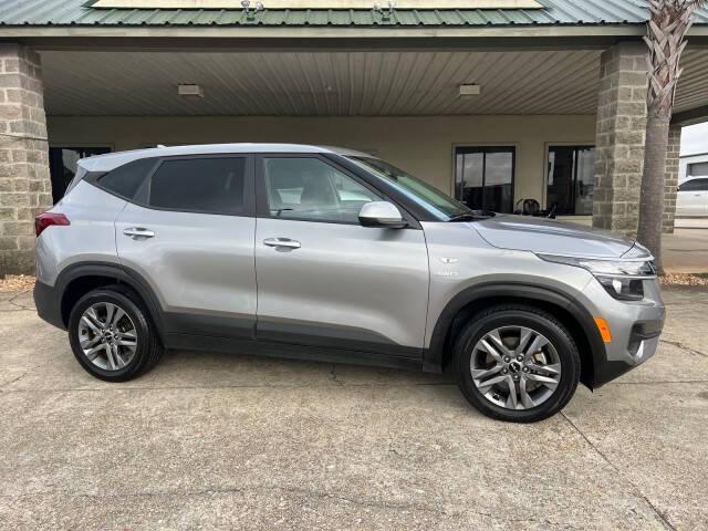 Thumbnail image of 2022 Kia Seltos at Rabeaux's Auto Sales