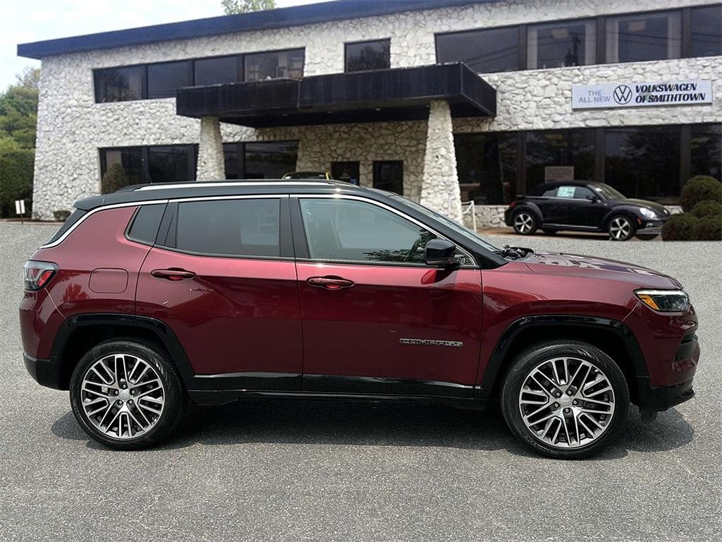 Thumbnail image of 2022 Jeep Compass at Smithtown Volkswagen