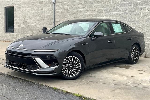Thumbnail image of 2025 Hyundai SONATA Hybrid at Randy Wise Hyundai