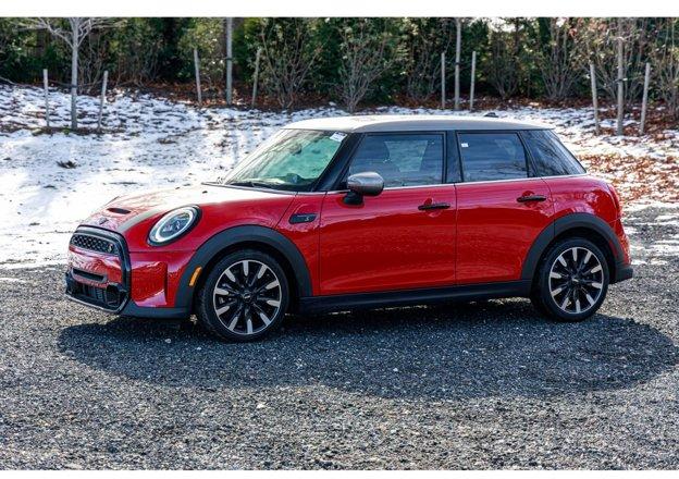 Thumbnail image of 2023 MINI Hardtop 4 Door at Pristine Mitsubishi