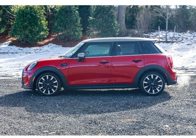 Thumbnail image of 2023 MINI Hardtop 4 Door at Pristine Mitsubishi