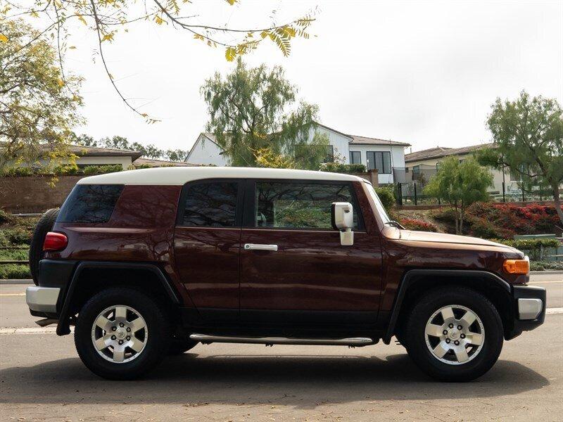 Thumbnail image of 2008 Toyota FJ Cruiser at PARADISE Automotive Group INC.