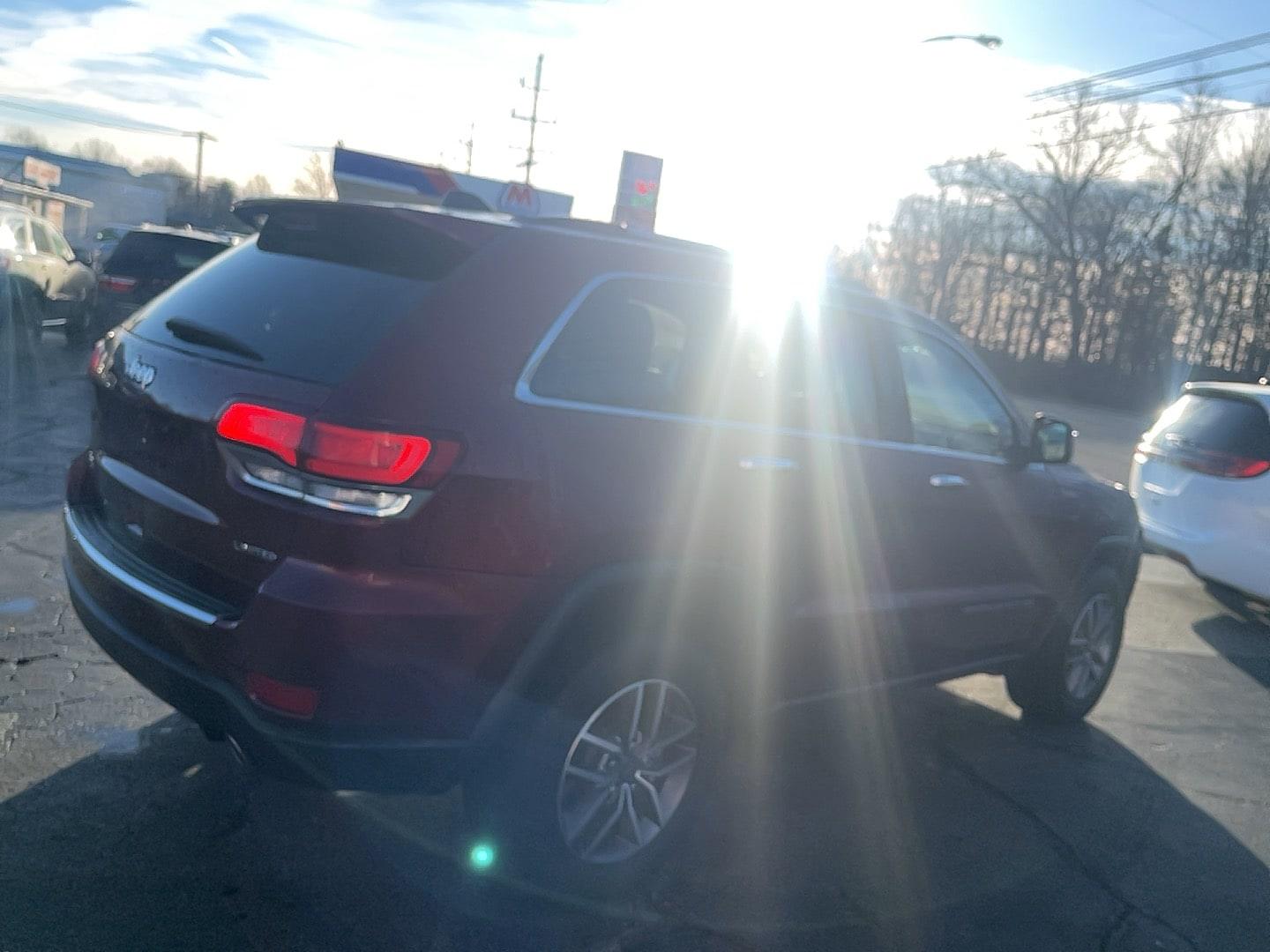 Thumbnail image of 2021 Jeep Grand Cherokee at Batesville Chrysler Dodge Jeep Inc