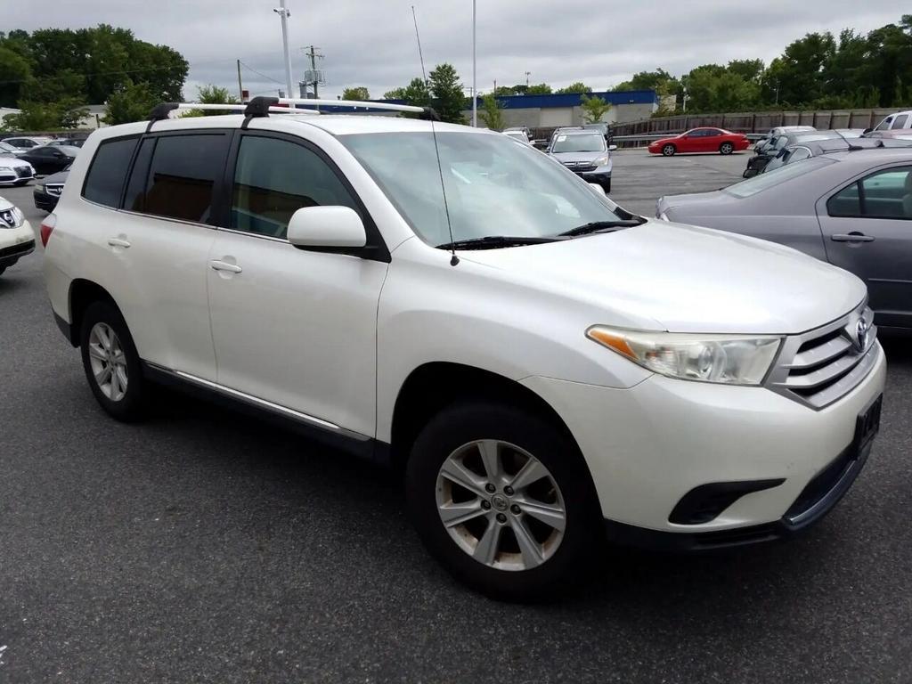 Thumbnail image of 2012 Toyota Highlander at Happy Days Auto Sales