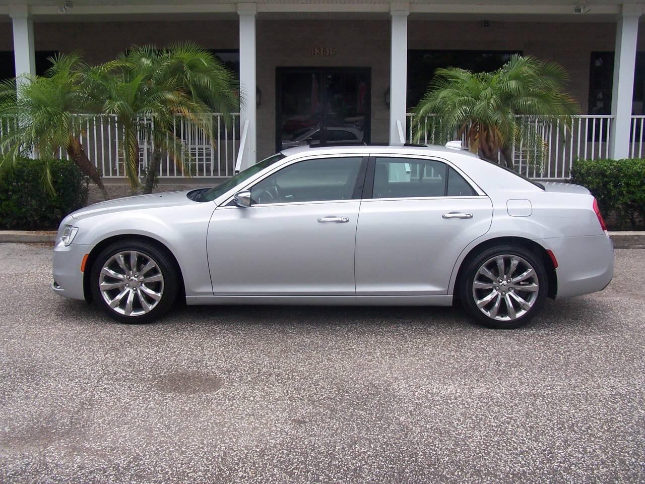 Thumbnail image of 2019 Chrysler 300 at Thomas Auto Mart Inc.