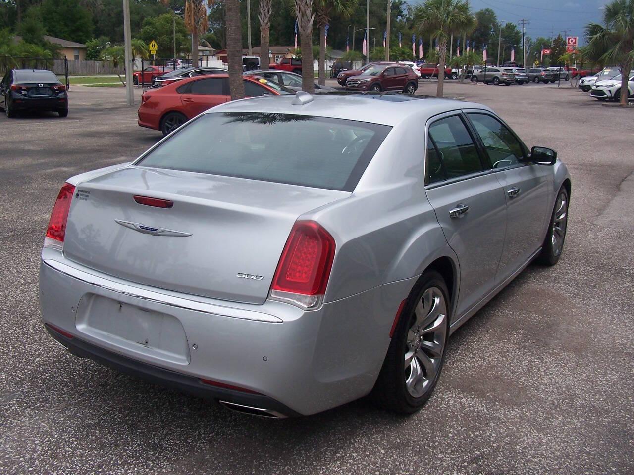Thumbnail image of 2019 Chrysler 300 at Thomas Auto Mart Inc.