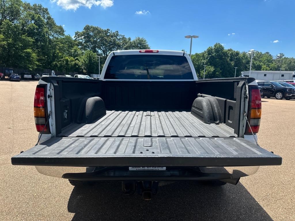 Thumbnail image of 2006 GMC Sierra 2500HD at Phil Moore Buick Gmc