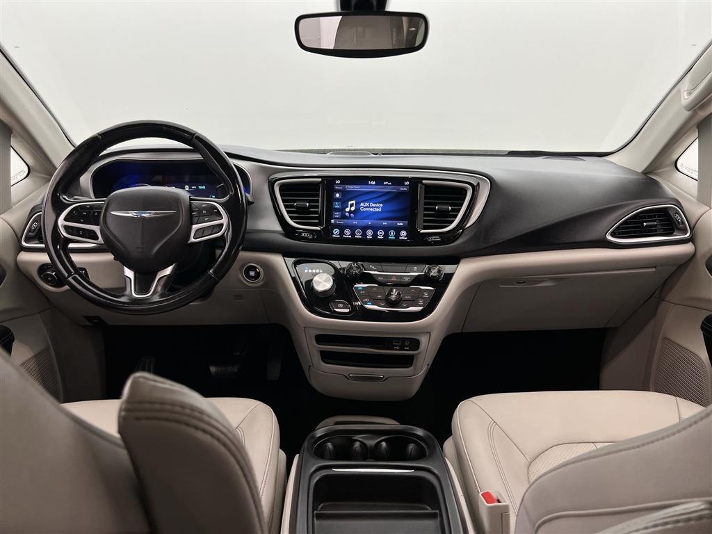 Thumbnail image of 2018 Chrysler Pacifica Hybrid at Mccluskey Chevrolet Kings Automall