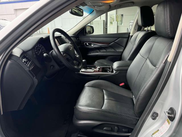 Thumbnail image of 2016 INFINITI Q70 at South Shore Subaru