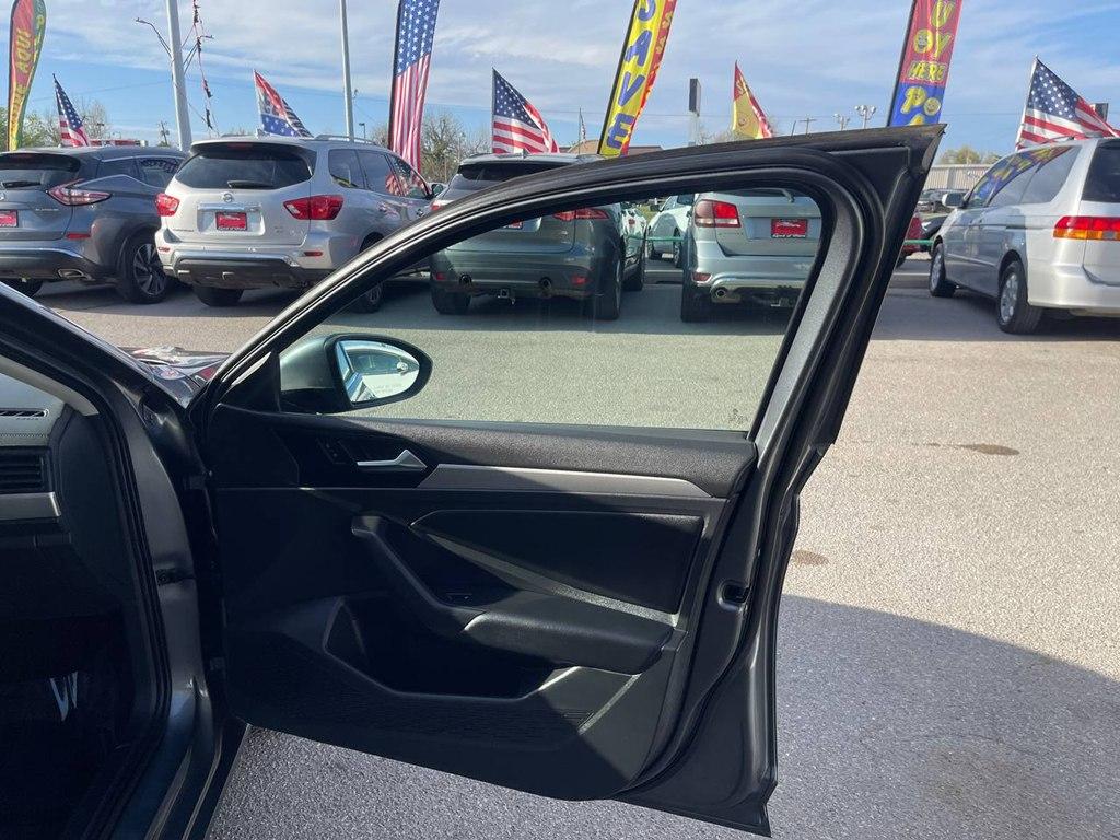 Thumbnail image of 2019 Volkswagen Jetta at LAND OF CARS