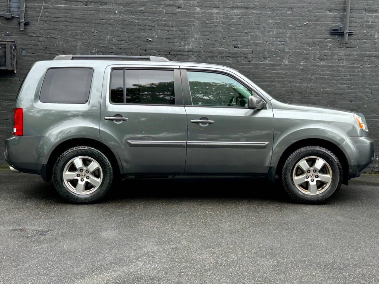Thumbnail image of 2011 Honda Pilot at Kings Point Auto