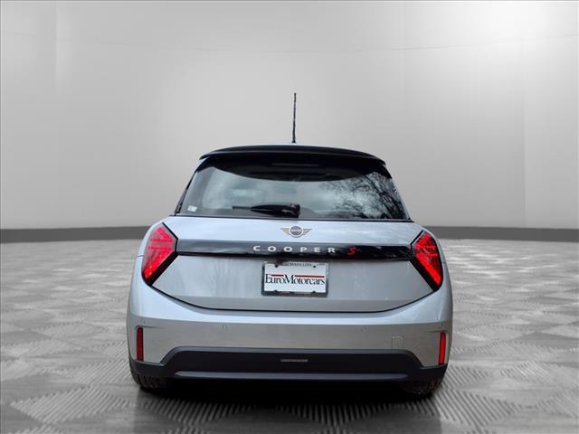 Thumbnail image of 2025 MINI Hardtop 2 Door at MiniOfTheMainline of Bala Cynwyd, PA