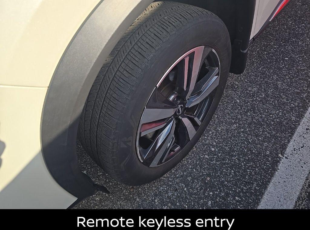 Thumbnail image of 2022 Nissan Rogue at Smithtown Nissan