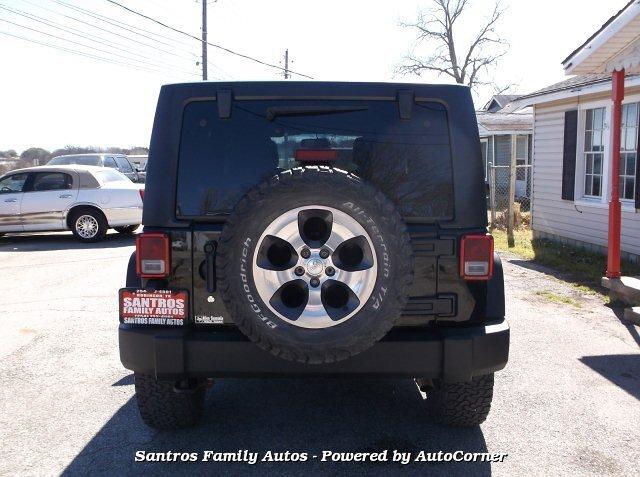 Thumbnail image of 2016 Jeep Wrangler Unlimited at Santros Family Autos
