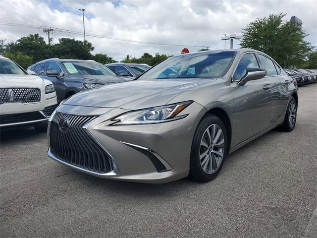 Thumbnail image of 2021 Lexus ES 350 at Doral Lincoln