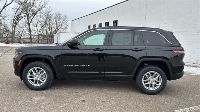 Thumbnail image of 2025 Jeep Grand Cherokee at Golling Chrysler Dodge Jeep Ram