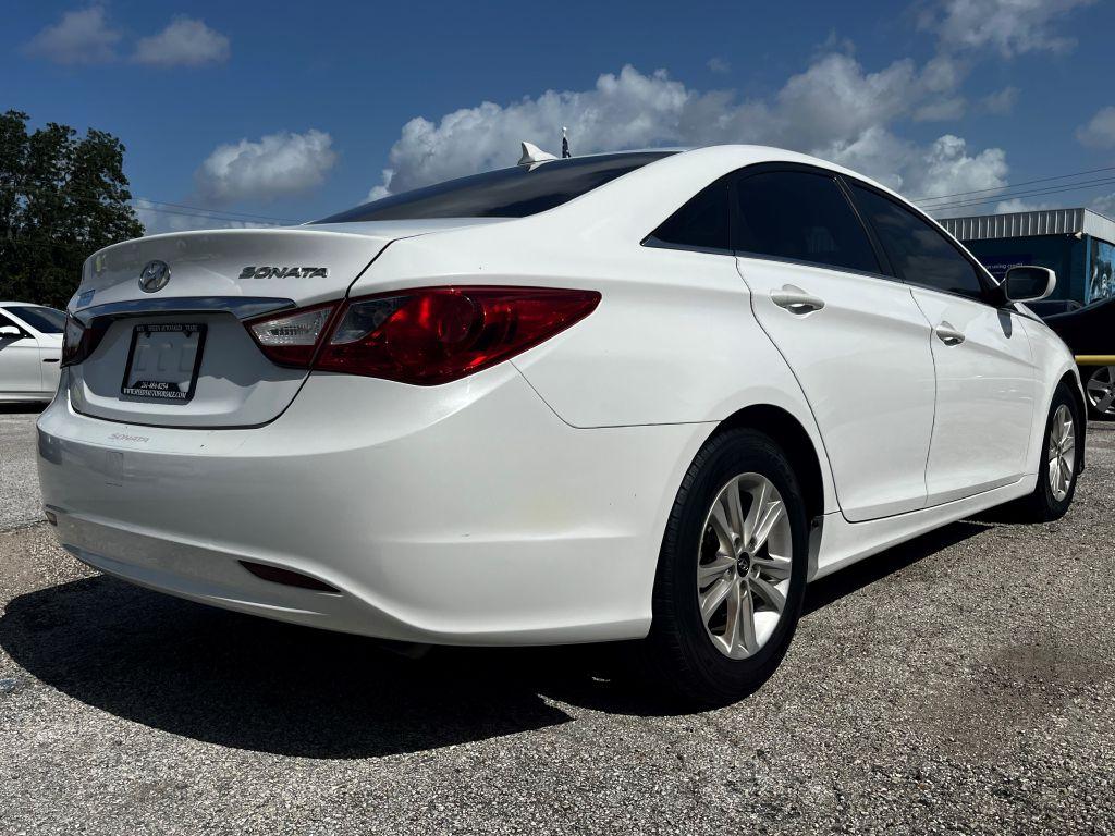 Thumbnail image of 2013 Hyundai SONATA at SPEEDY AUTO SALES