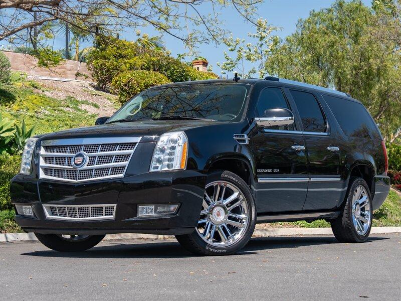 Thumbnail image of 2014 Cadillac Escalade ESV at PARADISE Automotive Group INC.