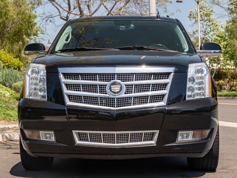 Thumbnail image of 2014 Cadillac Escalade ESV at PARADISE Automotive Group INC.