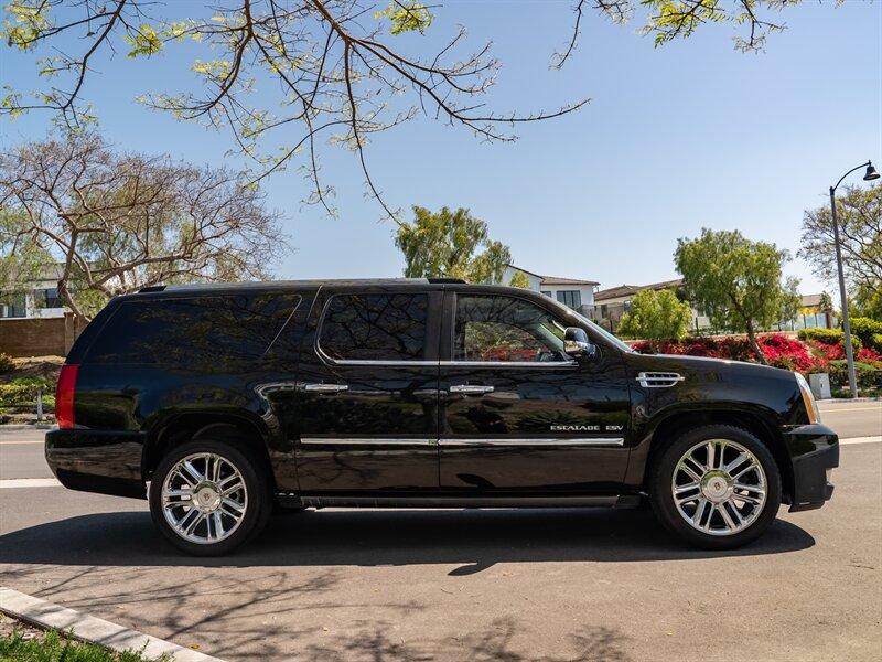 Thumbnail image of 2014 Cadillac Escalade ESV at PARADISE Automotive Group INC.