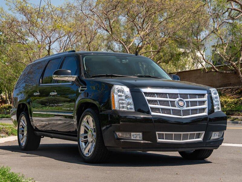 Thumbnail image of 2014 Cadillac Escalade ESV at PARADISE Automotive Group INC.