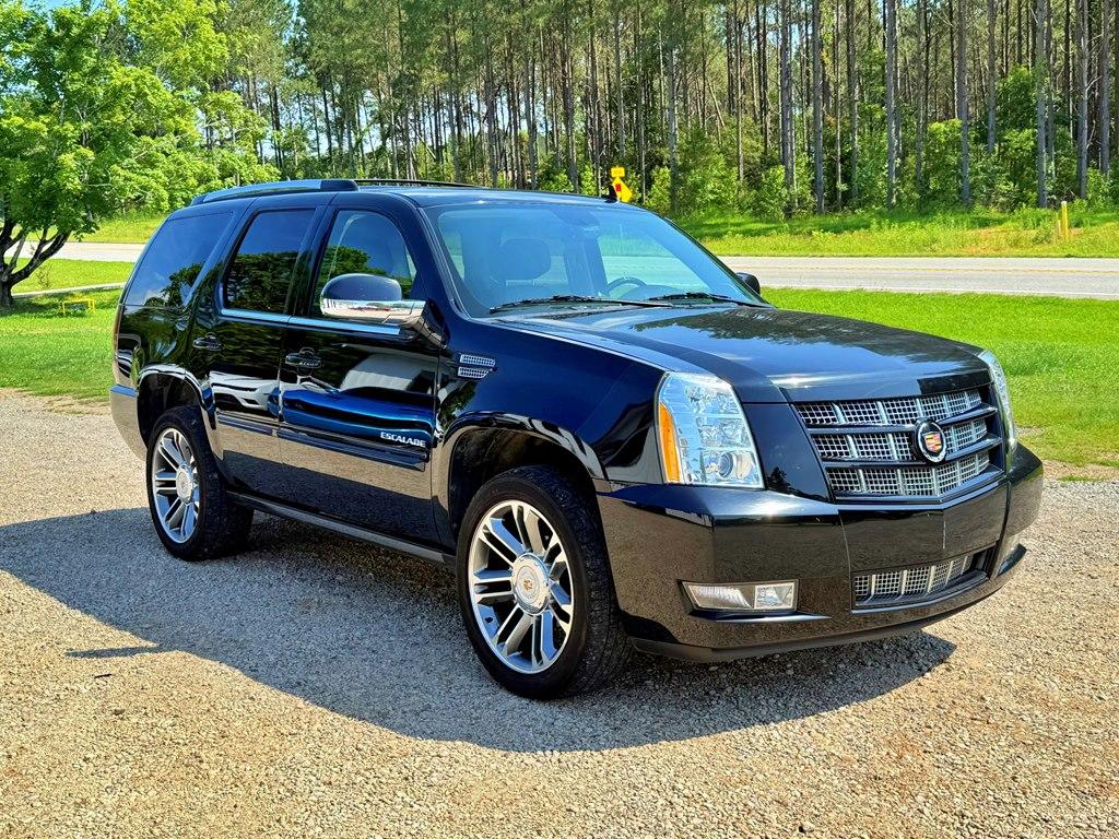 Thumbnail image of 2013 Cadillac Escalade at SIXS AUTO SALES