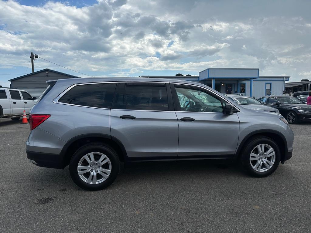 Thumbnail image of 2017 Honda Pilot at GEMELLI'S AUTO SALES