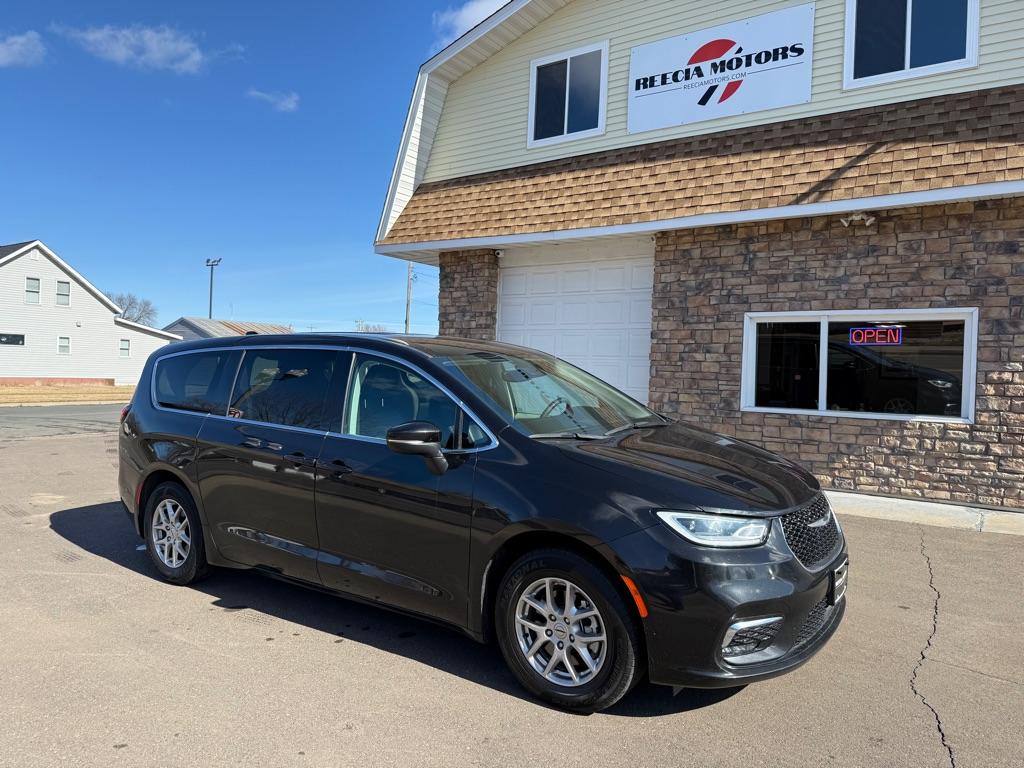 Thumbnail image of 2023 Chrysler Pacifica at REECIA MOTORS LLC