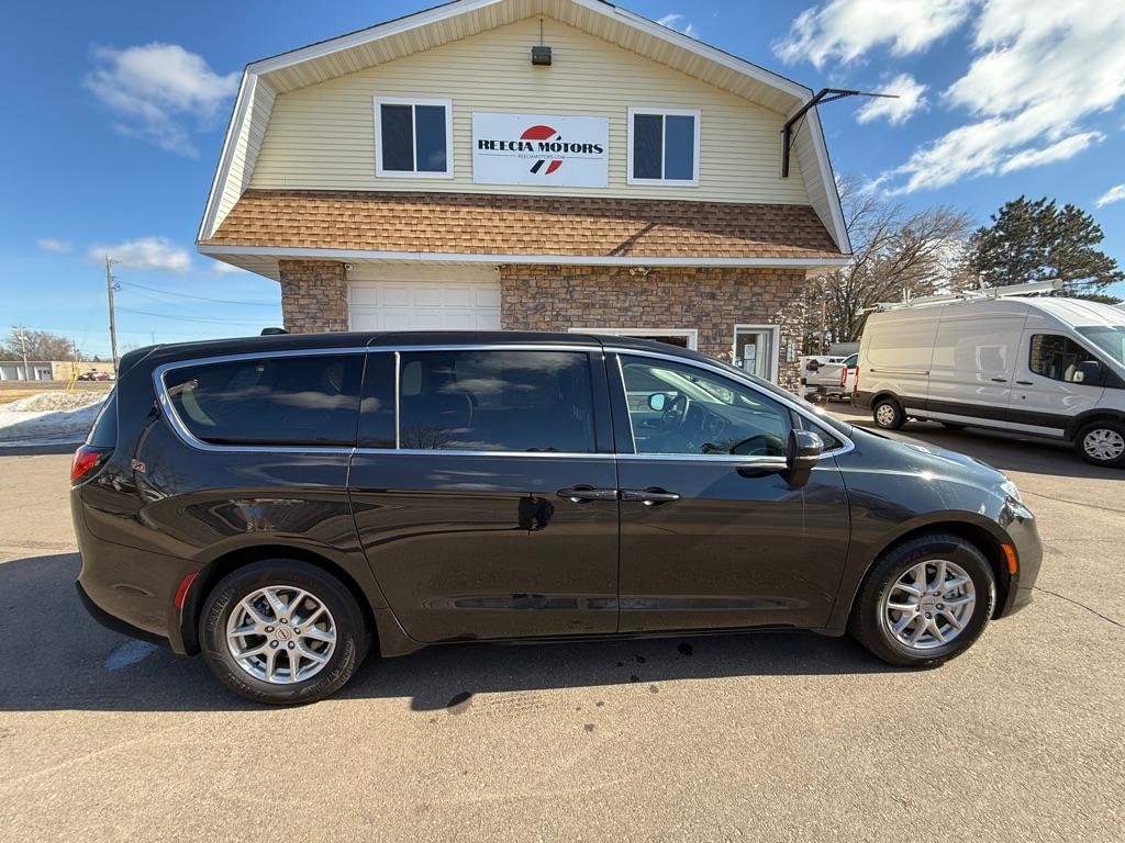 Thumbnail image of 2023 Chrysler Pacifica at REECIA MOTORS LLC