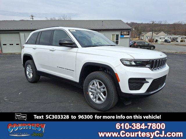 Thumbnail image of 2025 Jeep Grand Cherokee at Courtesy Chrysler Jeep