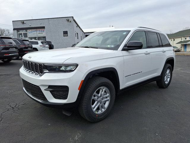 Thumbnail image of 2025 Jeep Grand Cherokee at Courtesy Chrysler Jeep
