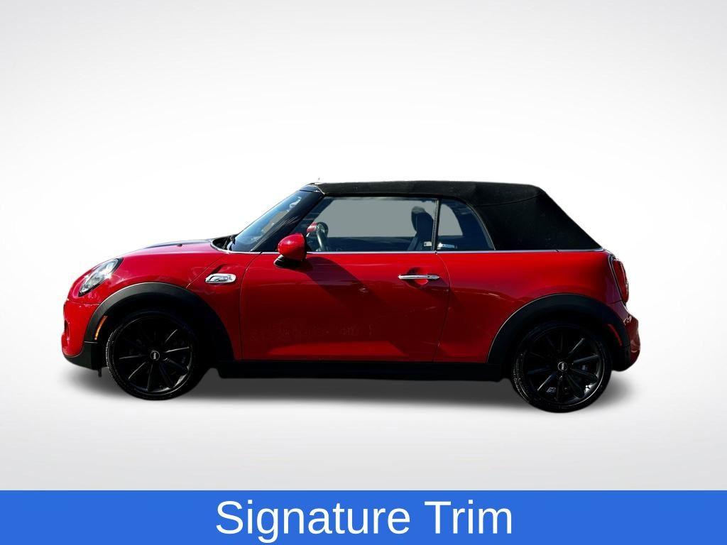 Thumbnail image of 2019 MINI Convertible at Sunrise Volkswagen of Fort Pierce