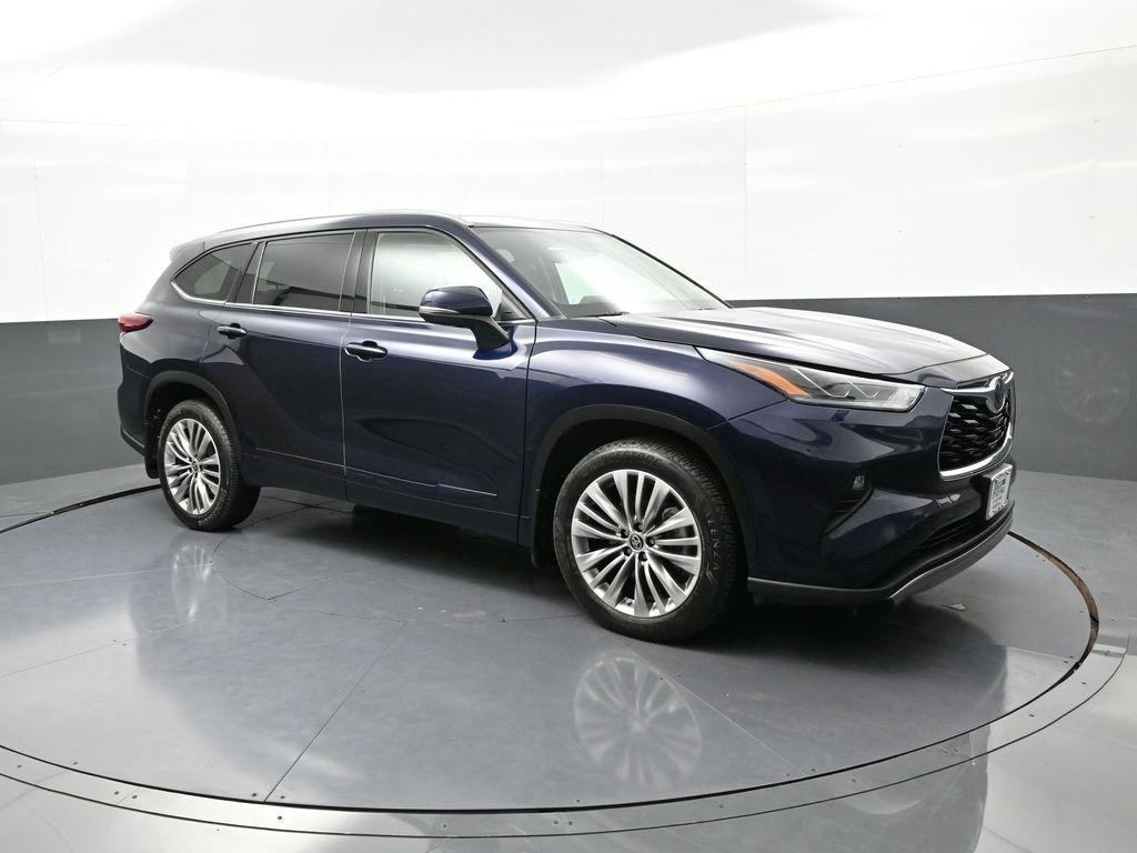 Thumbnail image of 2022 Toyota Highlander at Plaza Honda